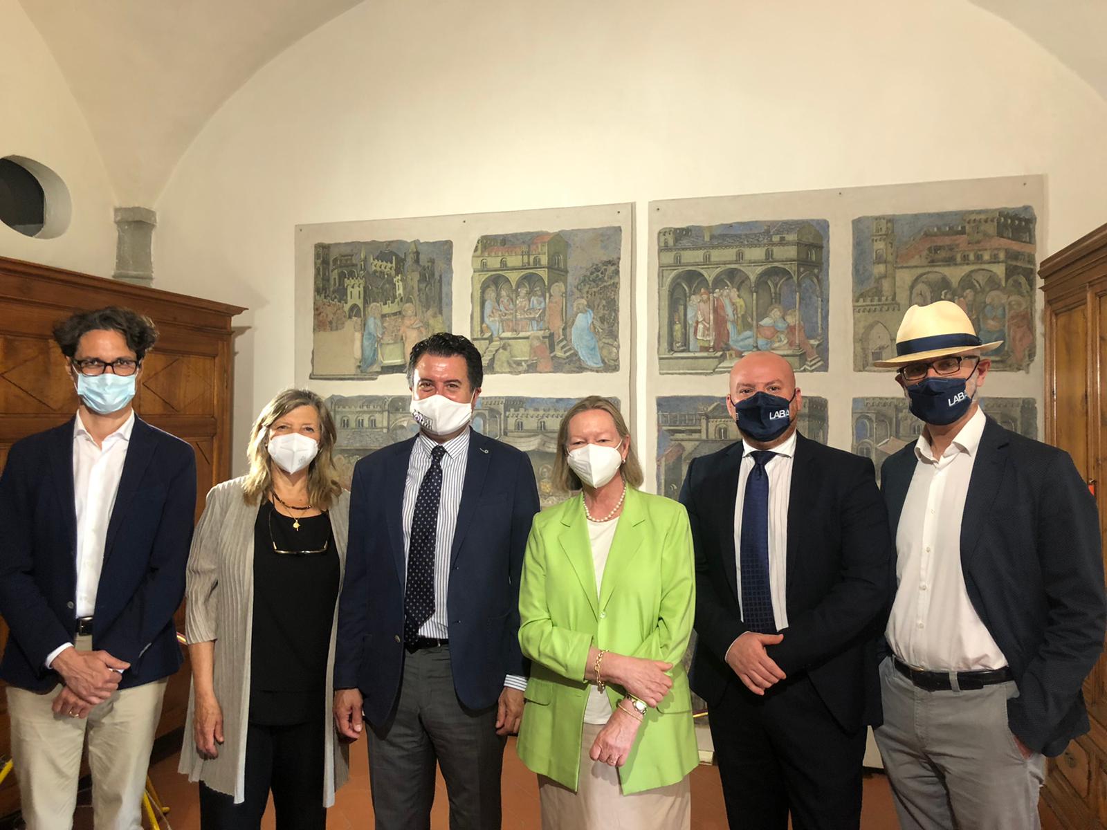Immagine-gruppo-Istituzioni.jpeg