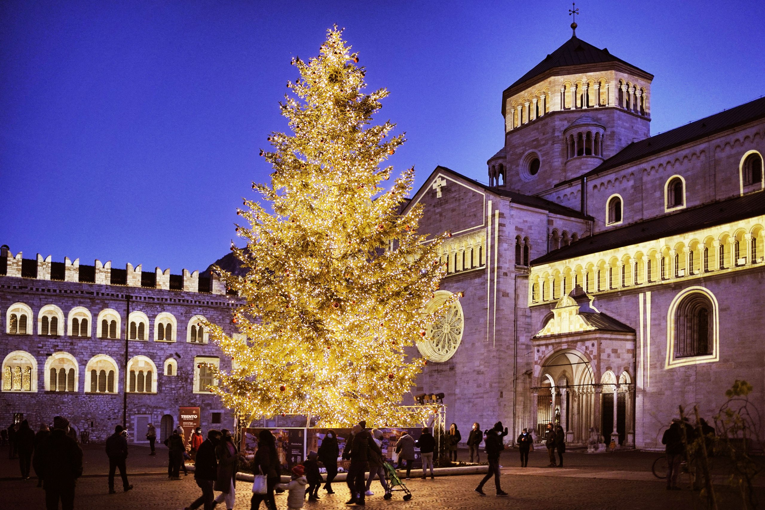 11.-Mercatino-di-Natale-di-Trento-Archivio-APT-Trento-R.-Magrone-23-scaled.jpg