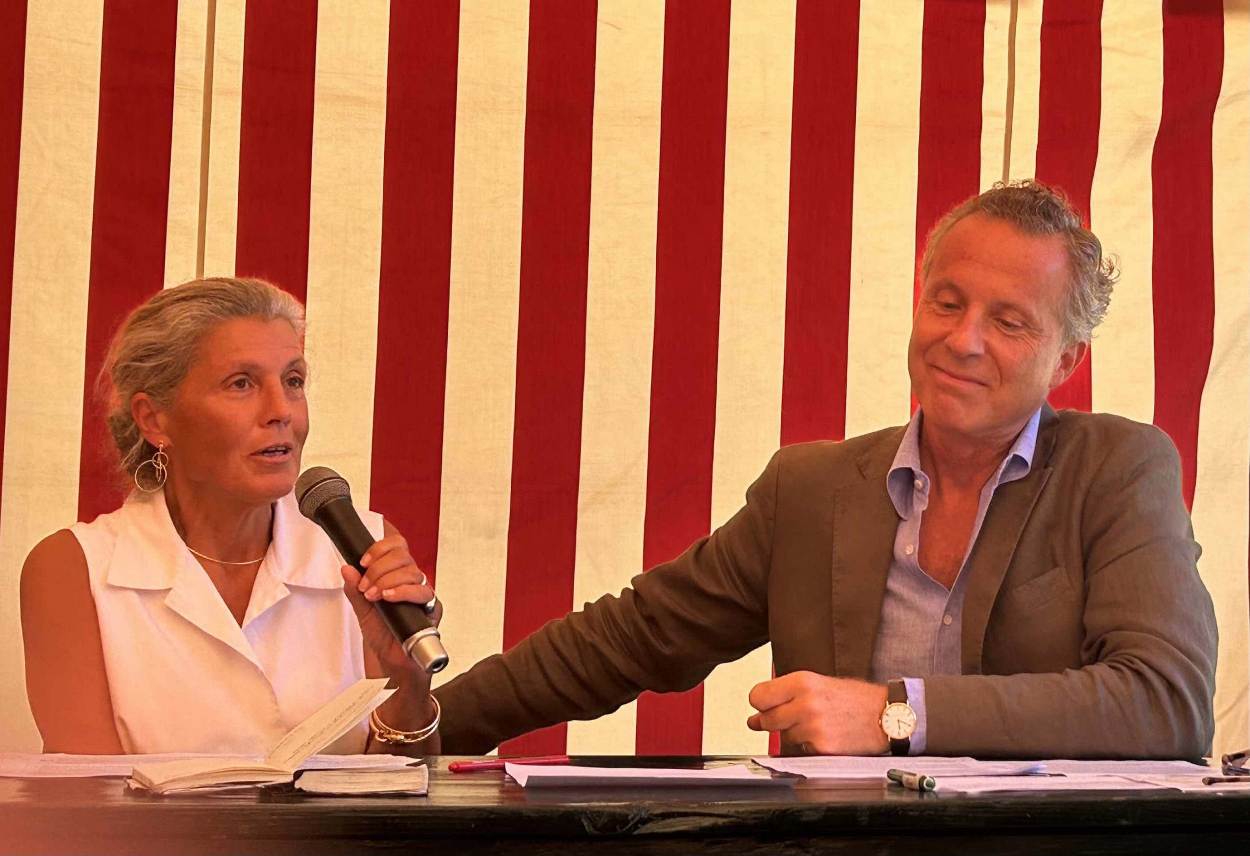 Sabina-Corsini-e-Neri-Torrigiani-alla-Conferenza-Stampa-di-presentazione-della-mostra-scaled.jpg